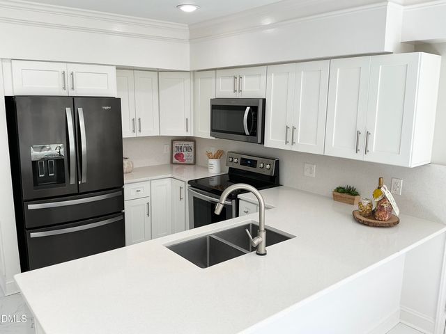 9 Wavecrest Court, Durham, NC 27713