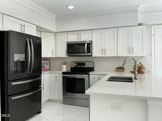 9 Wavecrest Court, Durham, NC 27713