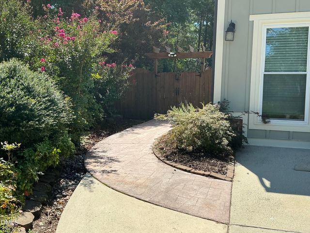 9 Wavecrest Court, Durham, NC 27713