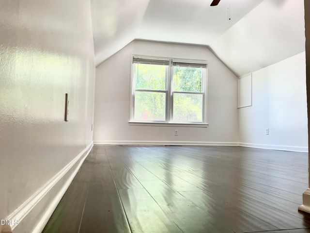 9 Wavecrest Court, Durham, NC 27713