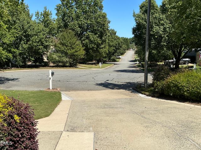 9 Wavecrest Court, Durham, NC 27713