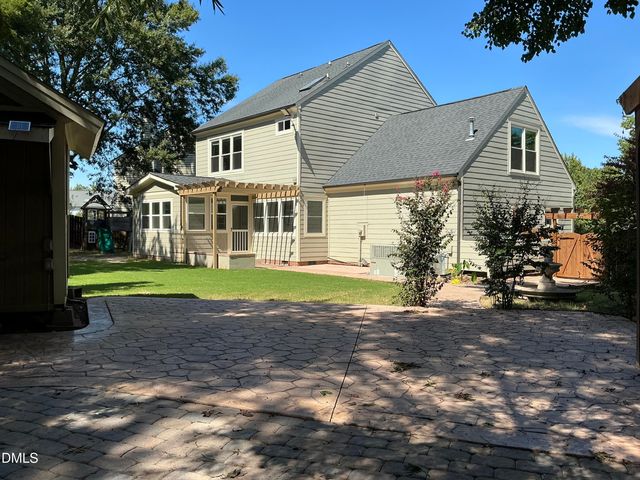 9 Wavecrest Court, Durham, NC 27713