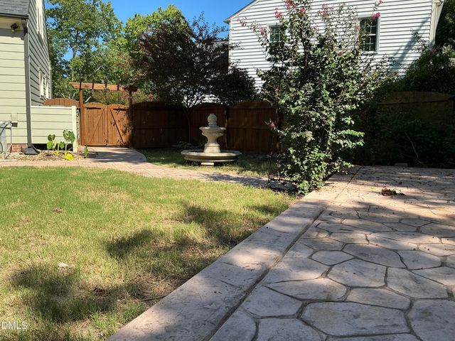 9 Wavecrest Court, Durham, NC 27713