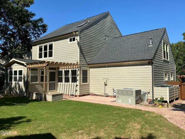 9 Wavecrest Court, Durham, NC 27713