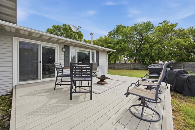 57 Prairiewood Drive S, Fargo, ND 58103