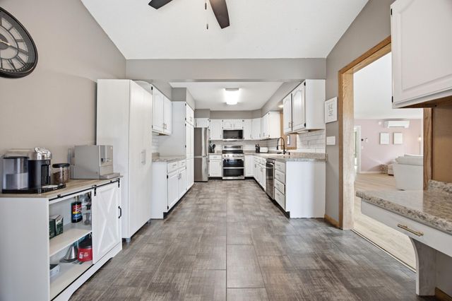 57 Prairiewood Drive S, Fargo, ND 58103