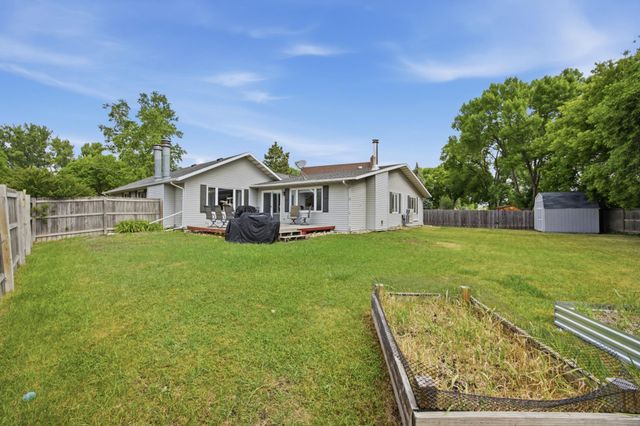 57 Prairiewood Drive S, Fargo, ND 58103