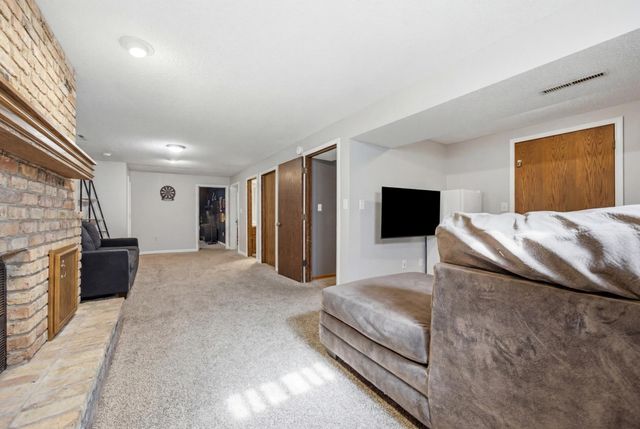 57 Prairiewood Drive S, Fargo, ND 58103