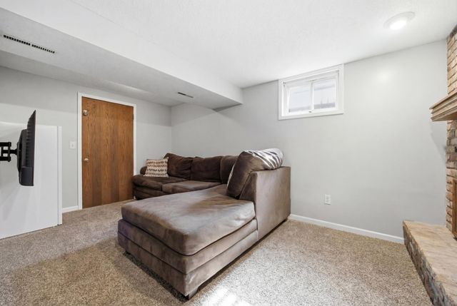 57 Prairiewood Drive S, Fargo, ND 58103