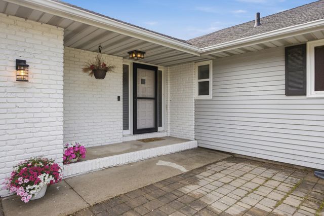 57 Prairiewood Drive S, Fargo, ND 58103