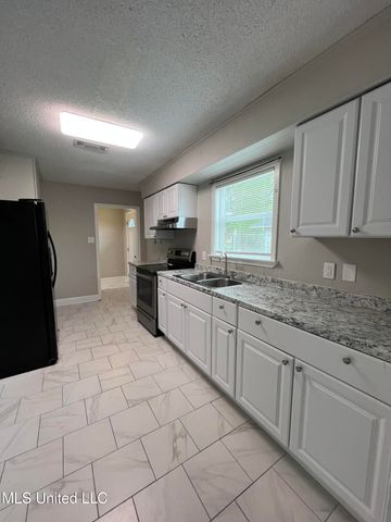 3625 Meadowlark Drive, Gulfport, MS 39501