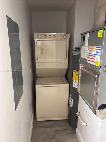 7450 NW 34th St, Lauderhill, FL 33319