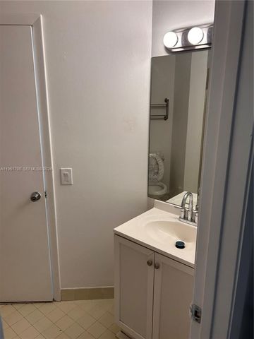 7450 NW 34th St, Lauderhill, FL 33319