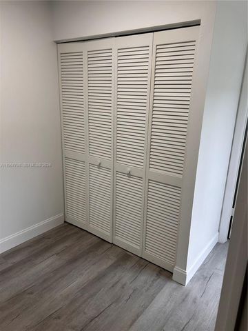 7450 NW 34th St, Lauderhill, FL 33319