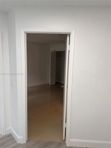 7450 NW 34th St, Lauderhill, FL 33319