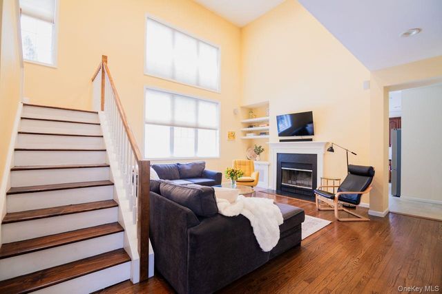 141 Friendship Court, White Plains, NY 10603