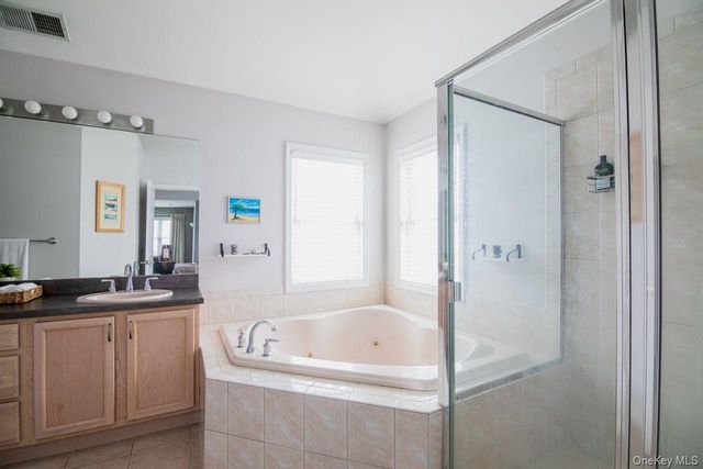 141 Friendship Court, White Plains, NY 10603