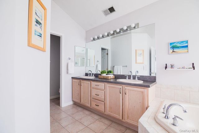 141 Friendship Court, White Plains, NY 10603