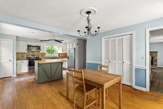 350 Harvey St, Taunton, MA 02780