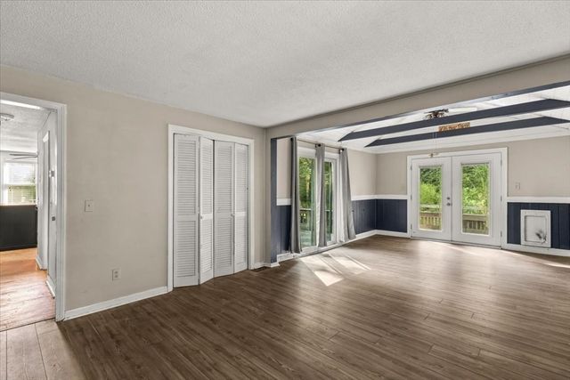 350 Harvey St, Taunton, MA 02780