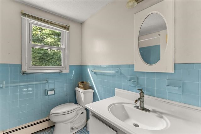 350 Harvey St, Taunton, MA 02780