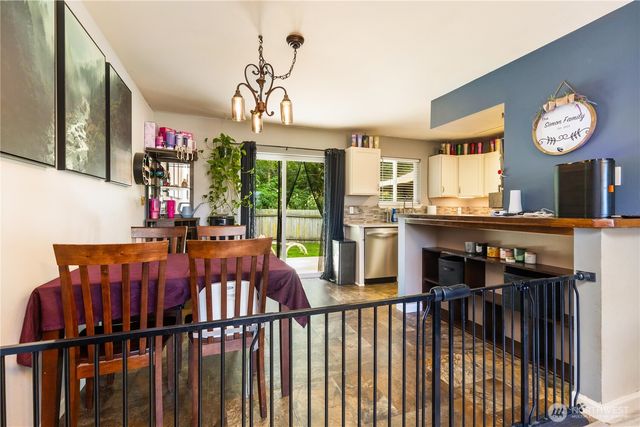 1390 Jordan Court, Oak Harbor, WA 98277