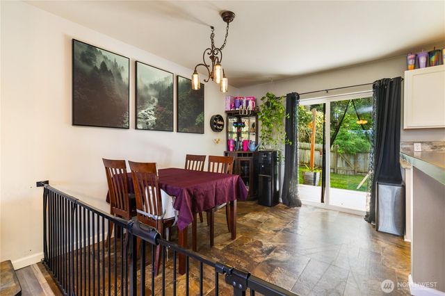 1390 Jordan Court, Oak Harbor, WA 98277