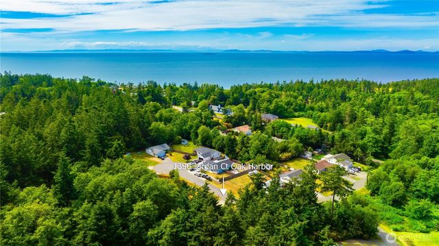 1390 Jordan Court, Oak Harbor, WA 98277