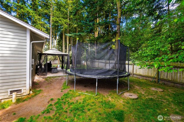 1390 Jordan Court, Oak Harbor, WA 98277