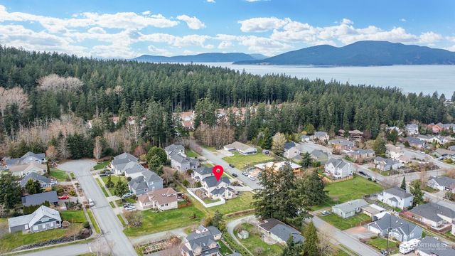 2301 23rd Street, Anacortes, WA 98221