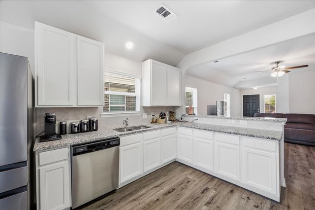 1709 Mark Lane, Ennis, TX 75119