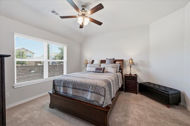 1709 Mark Lane, Ennis, TX 75119