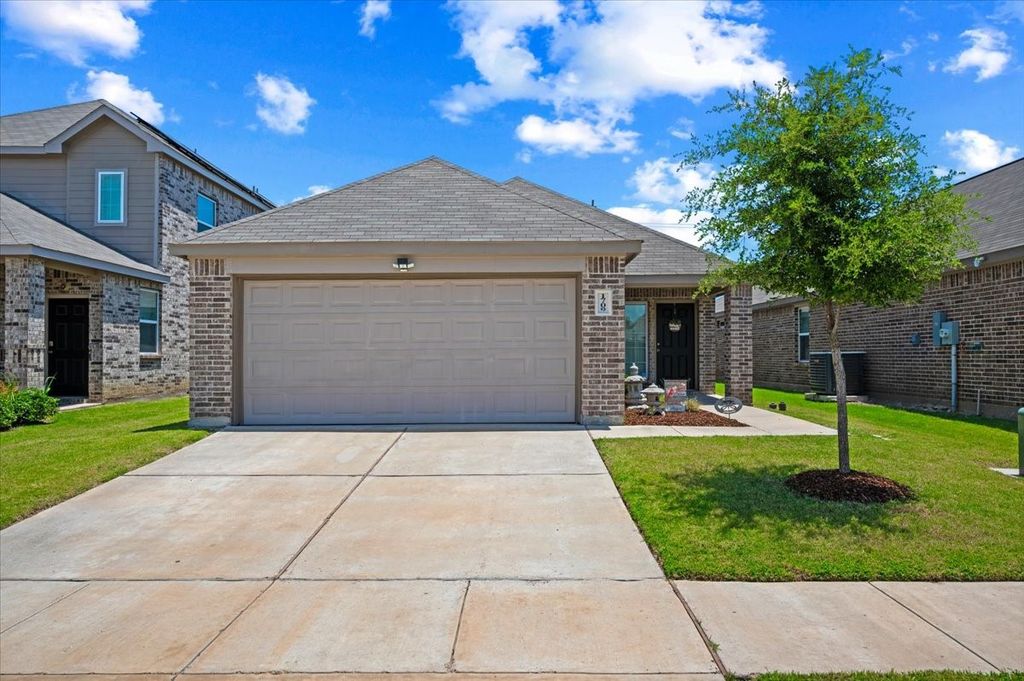 1709 Mark Lane, Ennis, TX 75119