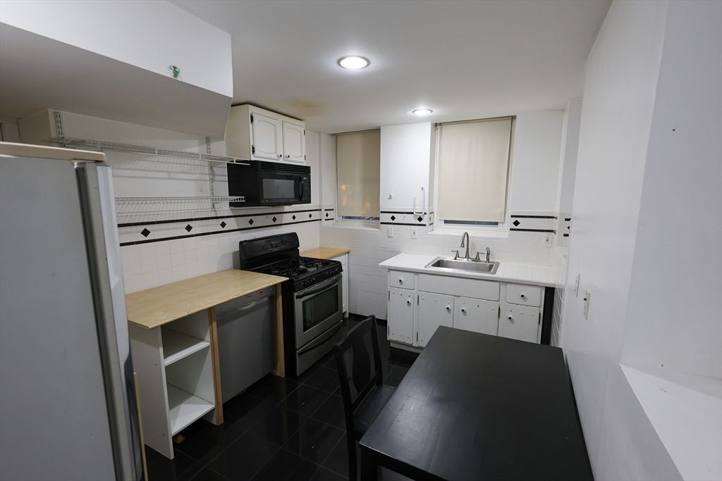 235 Savin Hill Avenue 1R, Boston, MA 02125