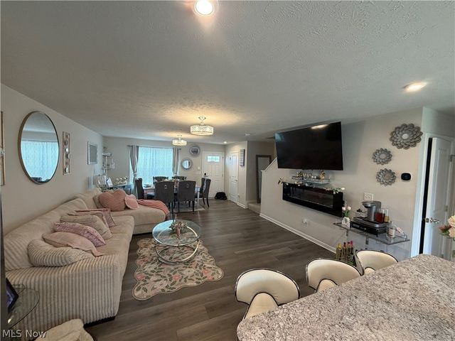 105 Zenith Court, Eastlake, OH 44095