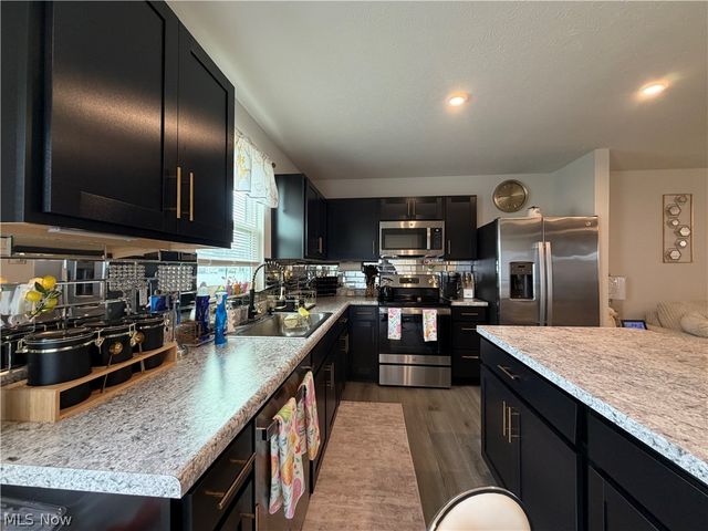 105 Zenith Court, Eastlake, OH 44095