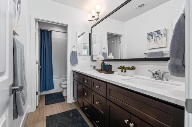 157 E Frost Dr, Mountain House, CA 95391