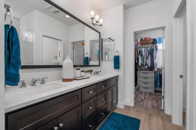 157 E Frost Dr, Mountain House, CA 95391