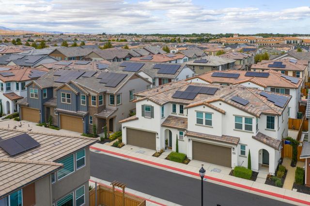 157 E Frost Dr, Mountain House, CA 95391