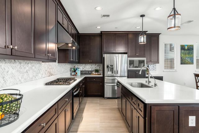 157 E Frost Dr, Mountain House, CA 95391