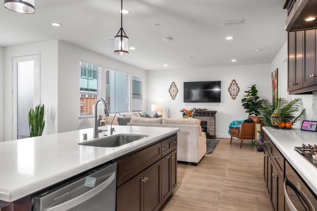 157 E Frost Dr, Mountain House, CA 95391