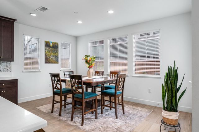 157 E Frost Dr, Mountain House, CA 95391