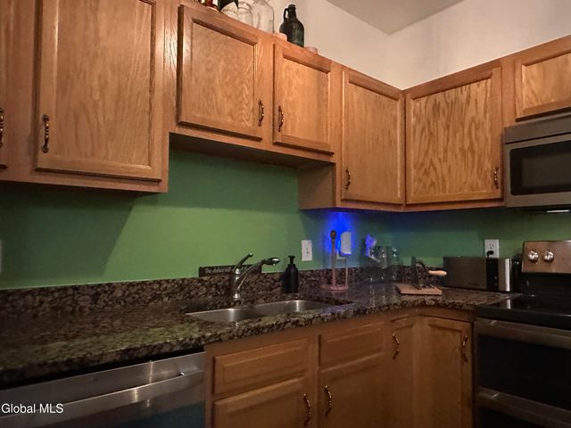 406 Worthington Terrace, North Greenbush, NY 12198