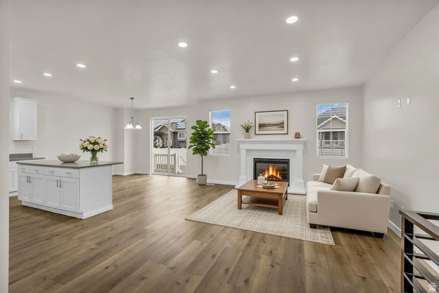 583 S ALBERTA SPRUCE DR, Layton, UT 84041