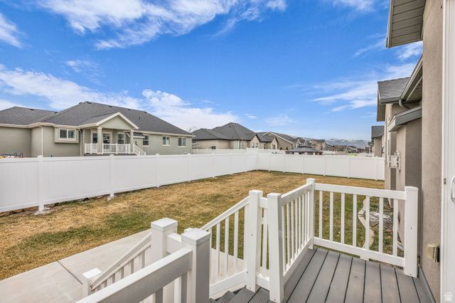 583 S ALBERTA SPRUCE DR, Layton, UT 84041
