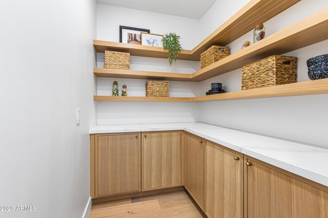 4852 E PICCADILLY Road, Phoenix, AZ 85018