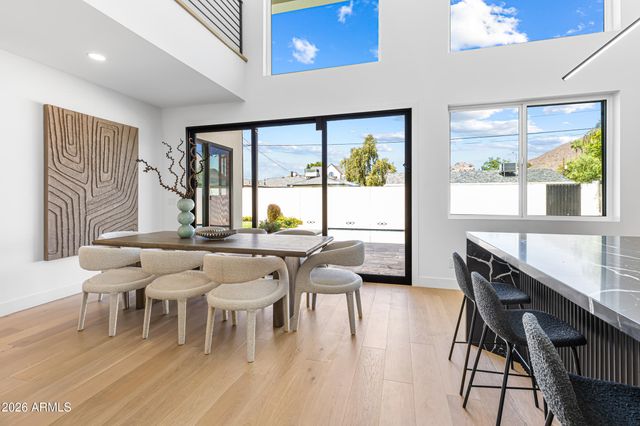 4852 E PICCADILLY Road, Phoenix, AZ 85018