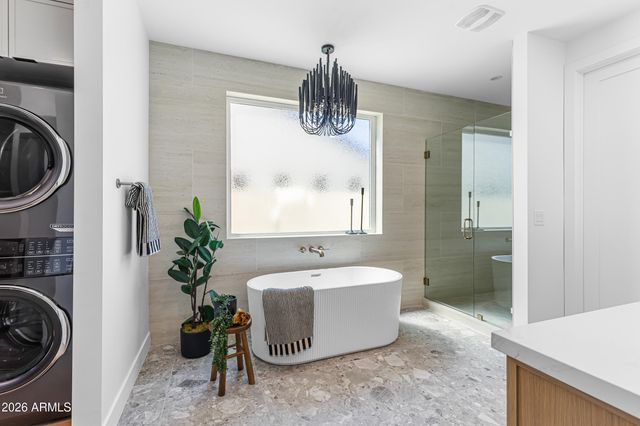 4852 E PICCADILLY Road, Phoenix, AZ 85018