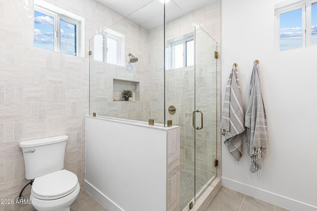 4852 E PICCADILLY Road, Phoenix, AZ 85018