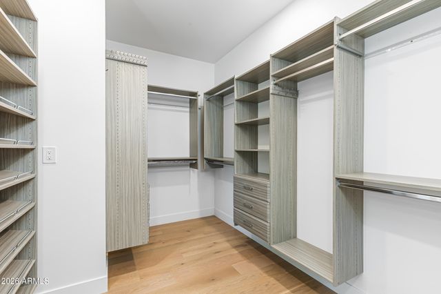 4852 E PICCADILLY Road, Phoenix, AZ 85018